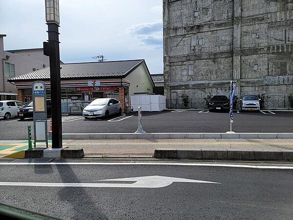 セブンイレブン 彦根銀座町店　約824m