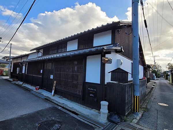 あしがるノイエまで約178m