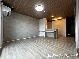 Soleil　Levant（ソレイユ・ルヴァン） 201 2階3LDKのリビング/ダイニング