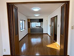 サミュゼアパルトゥモン 201 2階2LDKのリビング/ダイニング