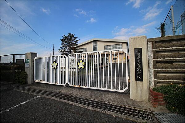 画像18:下関市立関西小学校（723m）
