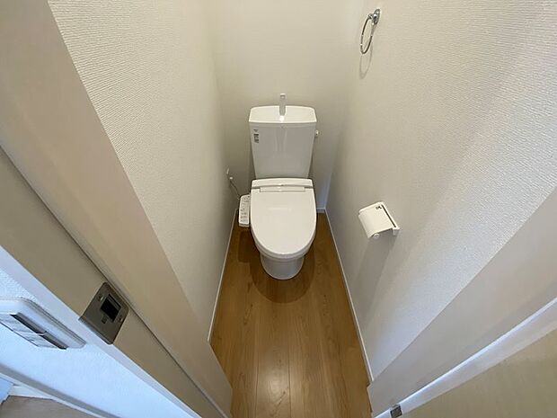 2Fトイレ。2階にもトイレがあると便利ですね