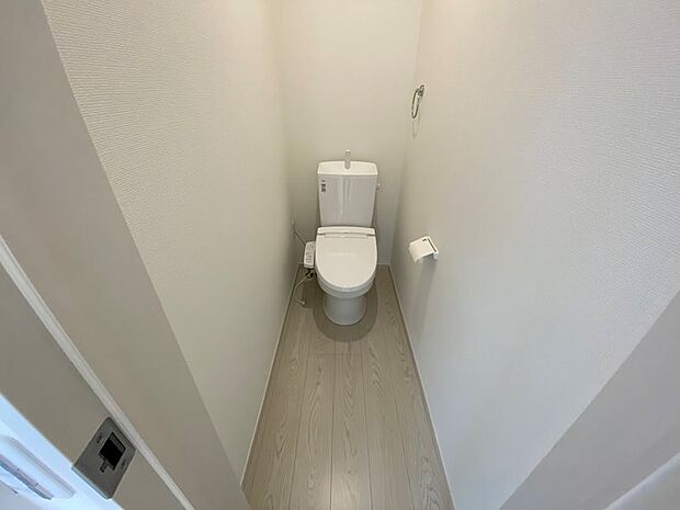 2Fトイレ。各階にトイレがあると助かりますね