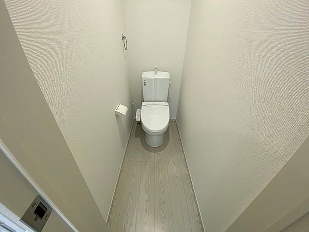 温水洗浄便座つきの1Fトイレ