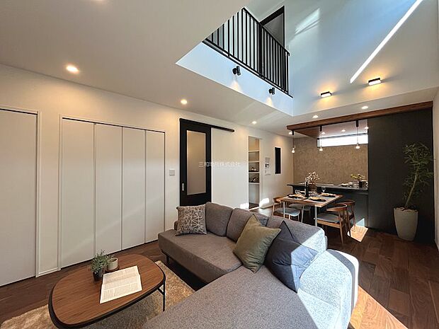 ※画像の家具は付属しません。落ち着きのあるリビングはリラックス出来ます。