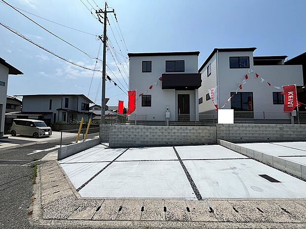 並列駐車が可能な広い駐車場