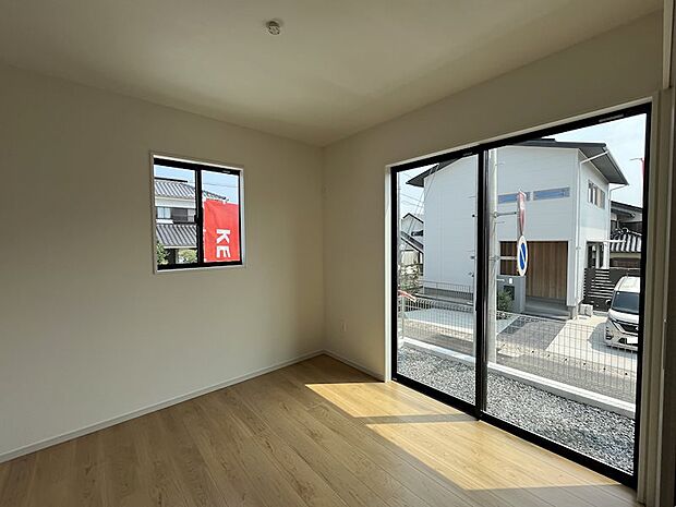 リビング奥の1F洋室A4.5帖