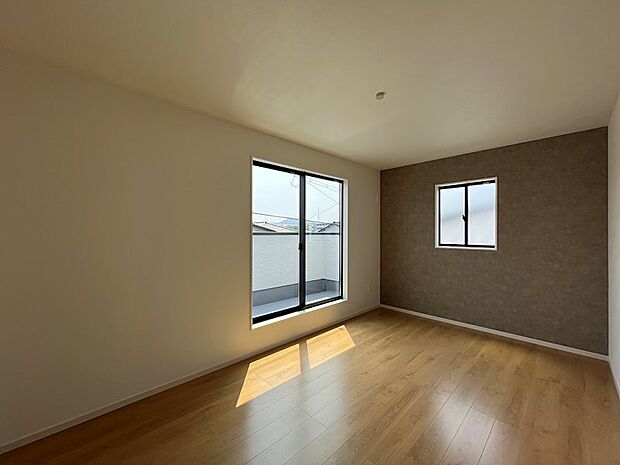 グレーのクロスが寝室にピッタリの2F主寝室7.5帖