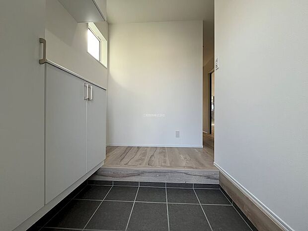 クランクイン玄関でお部屋の中が見えにくいです