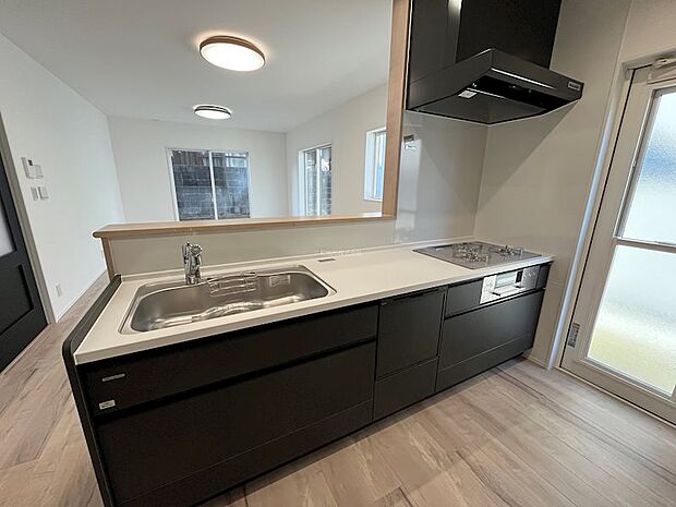 ワークトップも広々としたキッチン