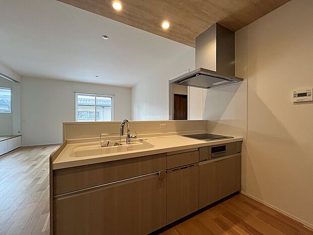 作業スペースも広いキッチン