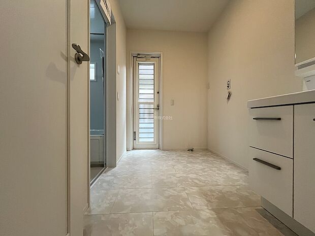 ランドリールームにも使える洗面・脱衣所