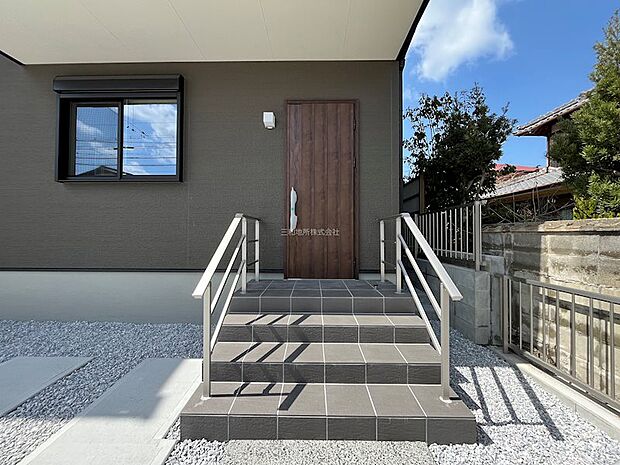 防犯面も安心のダブルロックの玄関