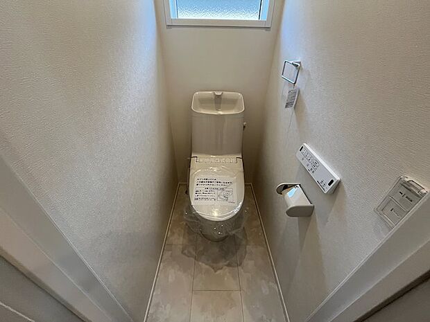 2Fトイレ。2階にもトイレがあると便利ですね