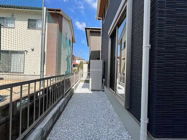 砂利敷なので防犯にもなります