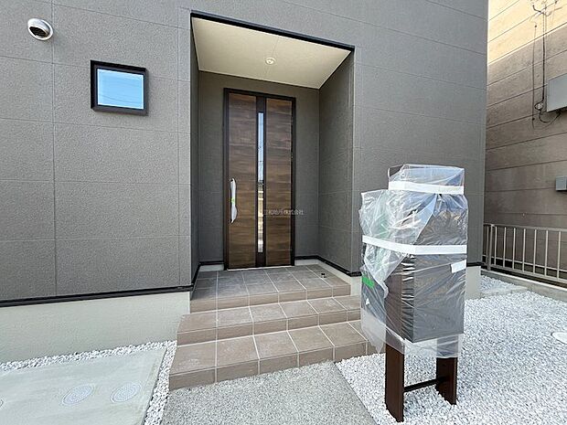 防犯面も安心のダブルロックの玄関