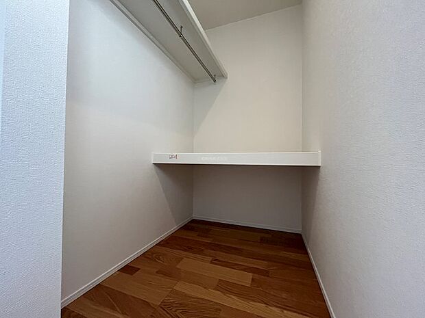 洋室7.8帖内のWIC。お布団もしまえます