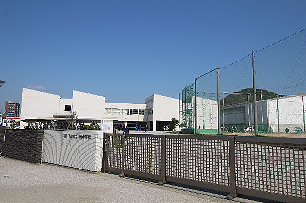 下関市立川中中学校(584m)