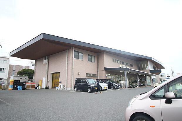 JA山口県 いただきま-と川中店(618m)