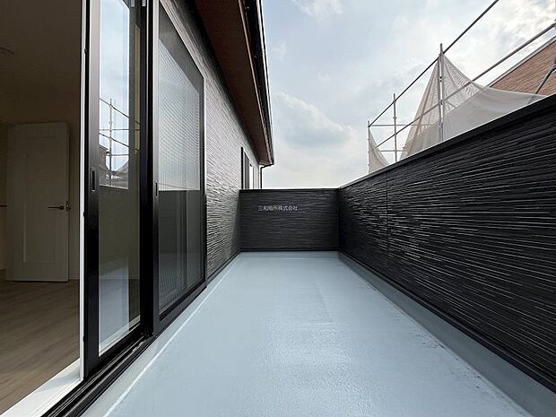 広々としたワイドバルコニー