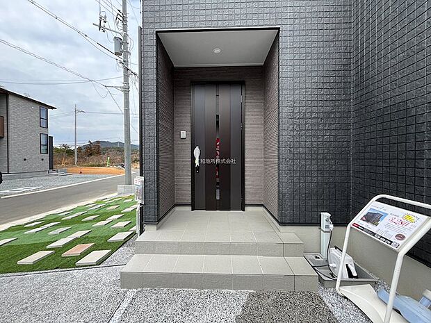 ダブルロックの玄関ドア