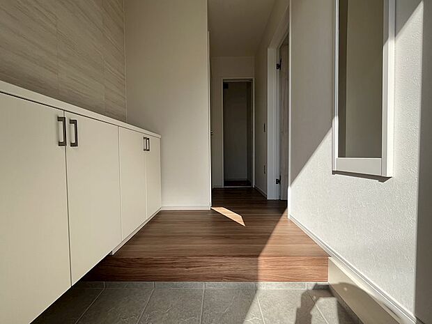 玄関から室内が見えないのもうれしいポイント