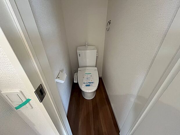 2Fトイレ。2階にもトイレがあると便利です