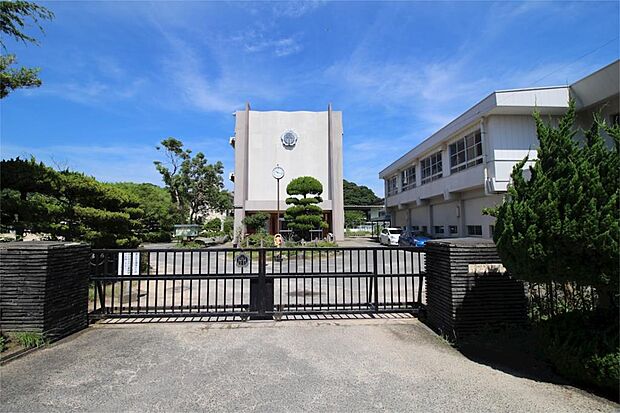 下関市立川中西小学校(661m)