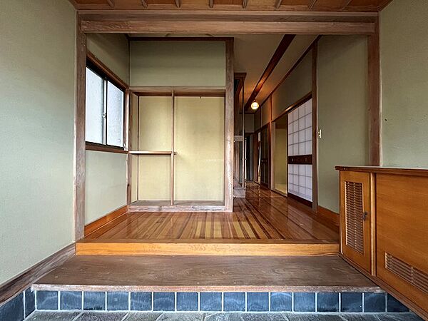 広々とした玄関ホールでお客様をお出迎え