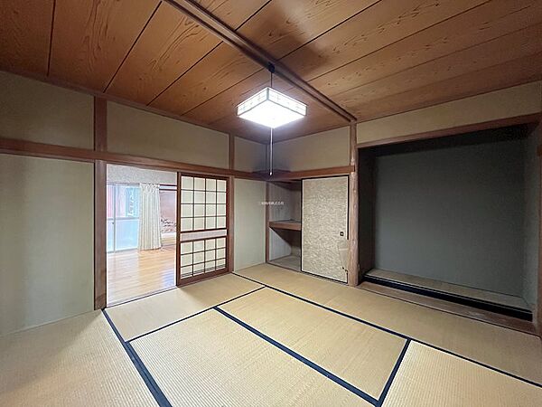 DK横の1F和室8帖