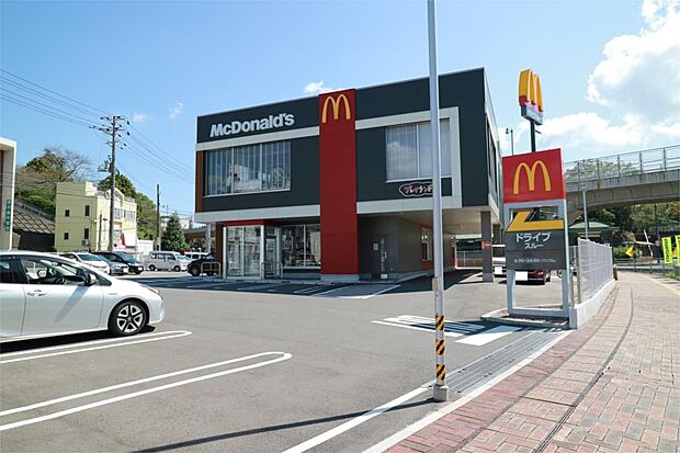 マクドナルド 下関東駅店（979m）