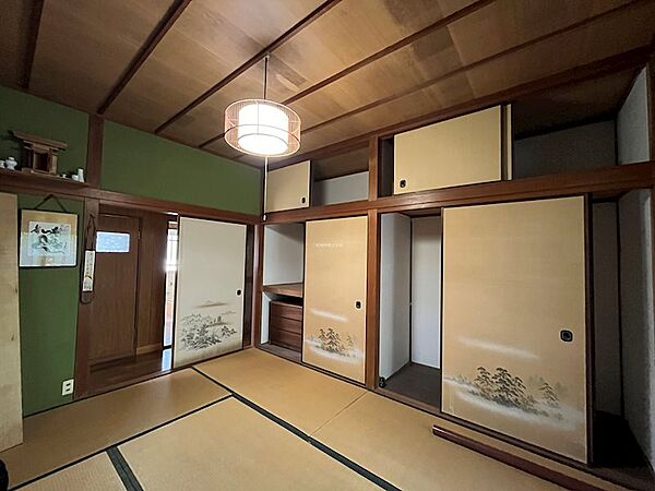 襖絵の綺麗な和室6帖