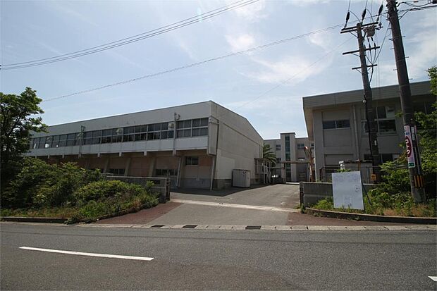 下関市立向洋中学校(408m)