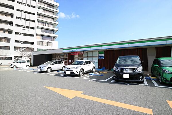 ファミリーマート 下関あるかぽーと店（498m）