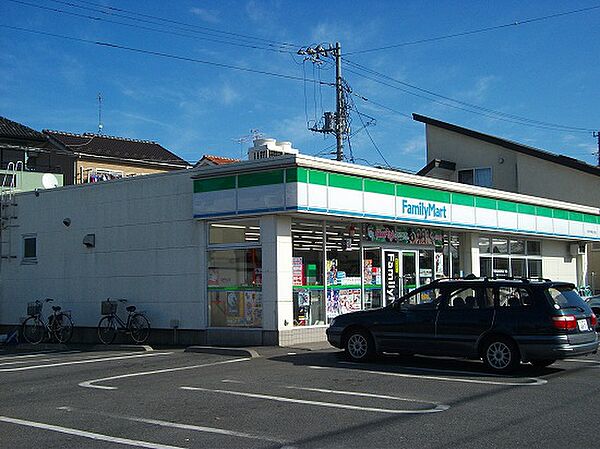 画像25:【コンビニエンスストア】ファミリーマート取手戸頭宮ノ前店まで757ｍ