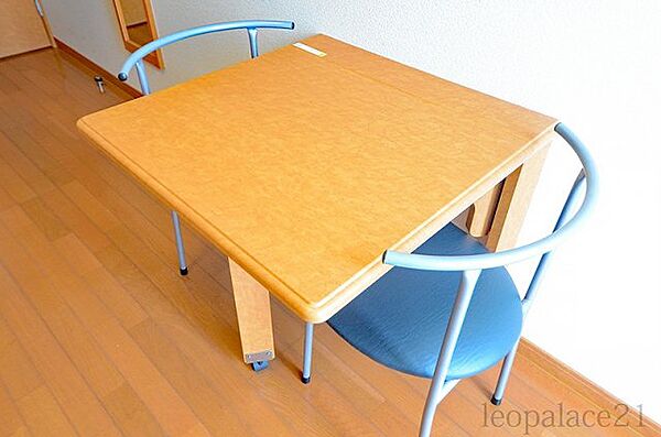 画像14:テーブル・椅子