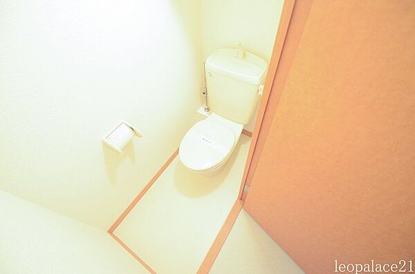 画像6:清潔なトイレをご用意しております。