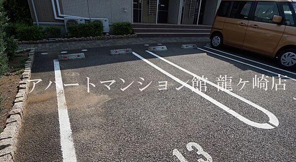 画像26:駐車場