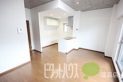 JR高徳線 徳島駅 徒歩8分の賃貸マンション 3階ワンルームのリビング/ダイニング