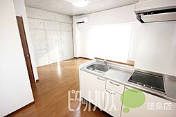 JR高徳線 徳島駅 徒歩8分の賃貸マンション 7階ワンルームのリビング/ダイニング