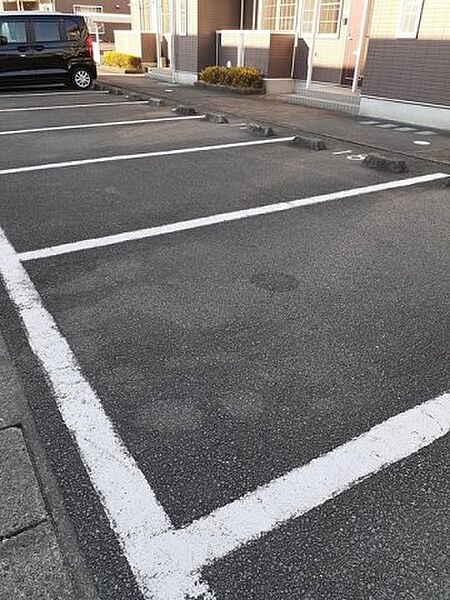 画像13:駐車場に車を止められます