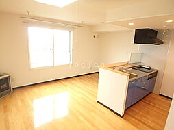 フルールメゾン 201 2階1LDKのリビング/ダイニング