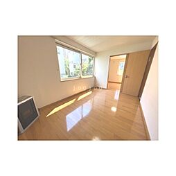 ガーネット白石 101 1階1LDKのリビング/ダイニング