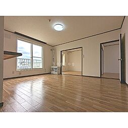 ホワイトリバー 203 2階2LDKのリビング/ダイニング