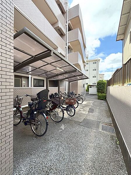 駐輪場です