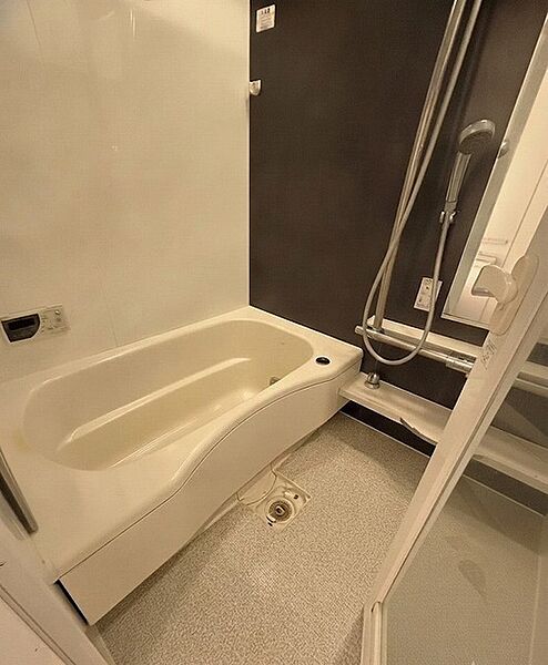ＣＧで家具を消し空室イメージを再現しています。実際の室内には傷や汚れなどがある場合がございます。
