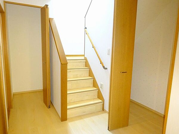 階段下収納など