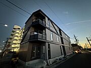 姫路駅より徒歩12分 築1年8ヶ月 3階建の賃貸物件