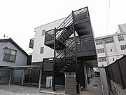 姫路駅より徒歩14分 築13年8ヶ月 3階建の賃貸物件