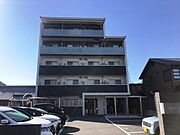 六地蔵駅より徒歩2分 築4年2ヶ月 5階建の賃貸物件